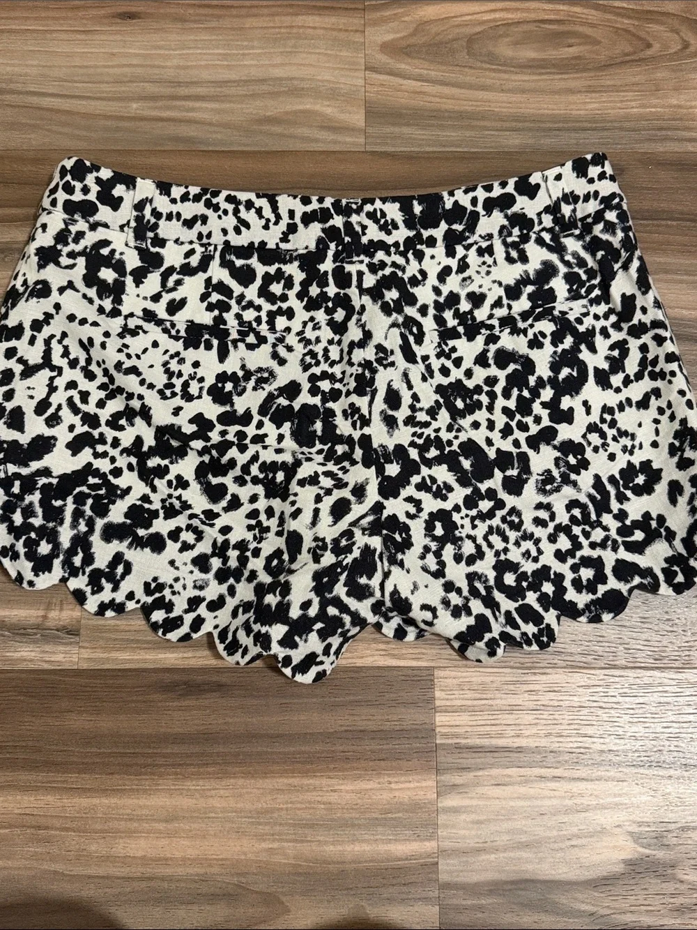 J CREW Scalloped Linen Cotton Animal Print Shorts Preppy Feminine Vacation Sz 8